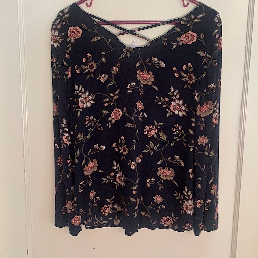 Women’s shirt size small. Navy with flower pattern